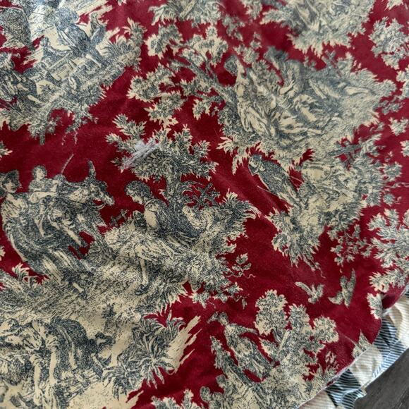 Waverly Sanctuary Rose Modern Farmhouse Floral Reversible Comforter 80"x90" - Picture 14 of 16